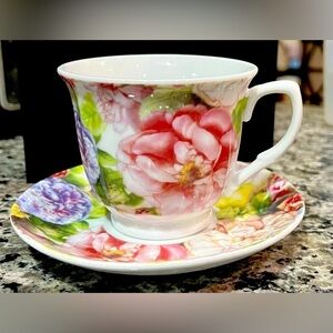 Garden Rose Tea set In excellent condition.